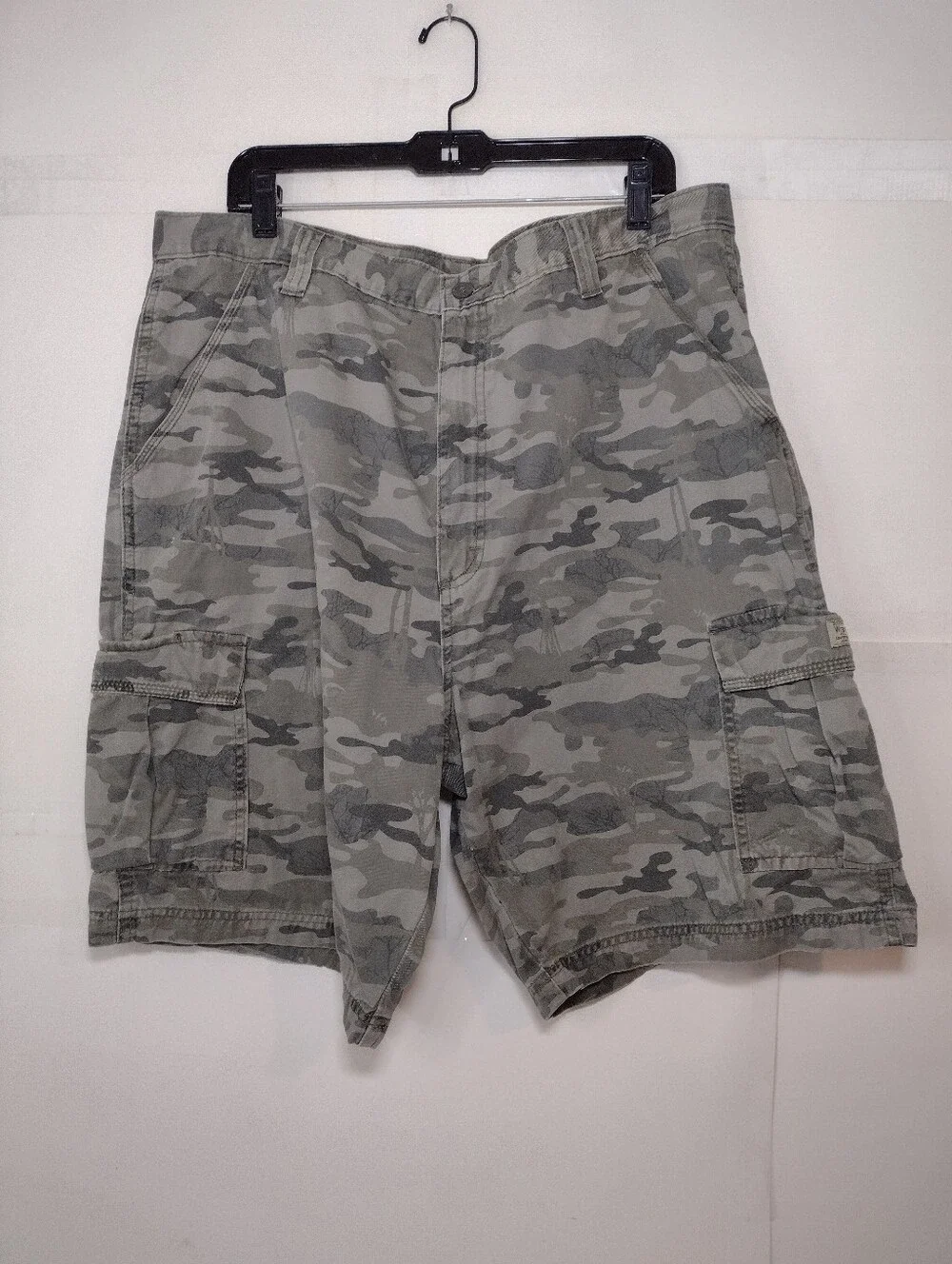 Wrangler Men's Camouflage Cargo Shorts - Olive Camo (40)
